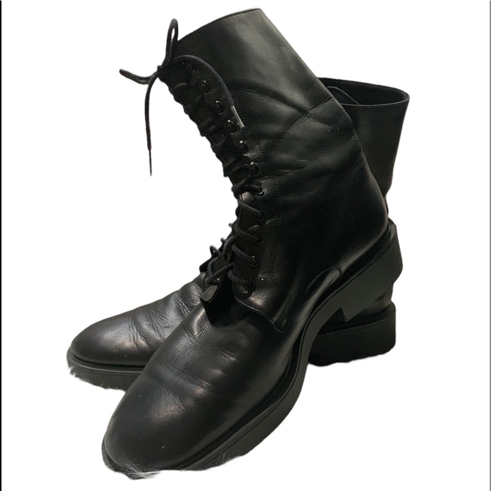 Stephane Kélian Paris leather lace up boots